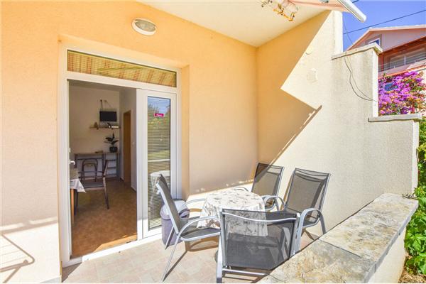 Apartment A2, for 5 persons