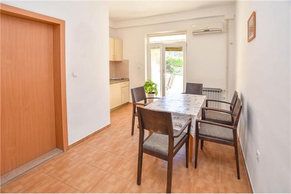 Apartment A2, for 5 persons