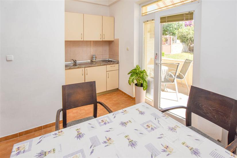 Apartment A2, for 5 persons