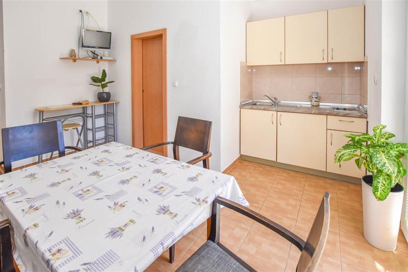 Apartment A2, for 5 persons