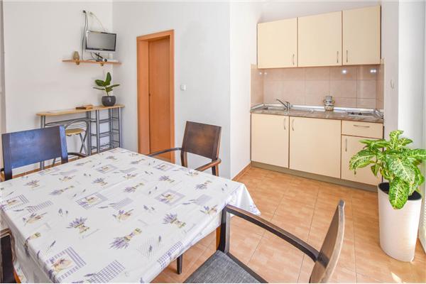 Apartment A2, for 5 persons