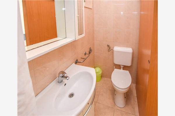 Apartment A2, for 5 persons