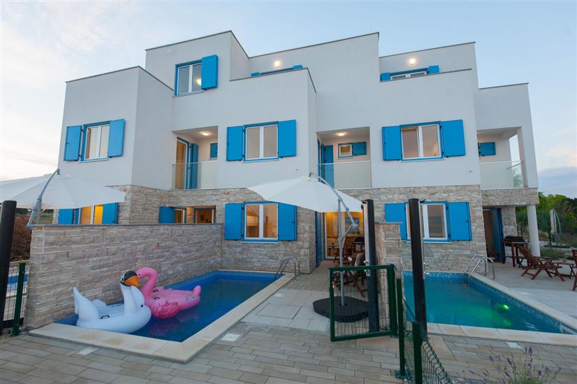 House K1, for 10 persons