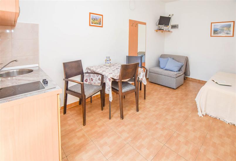 Apartment A4, for 3 persons