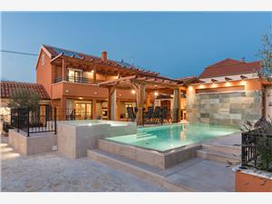 Villa Gold Skradin, Stone house, Size 160.00 m2, Accommodation with pool