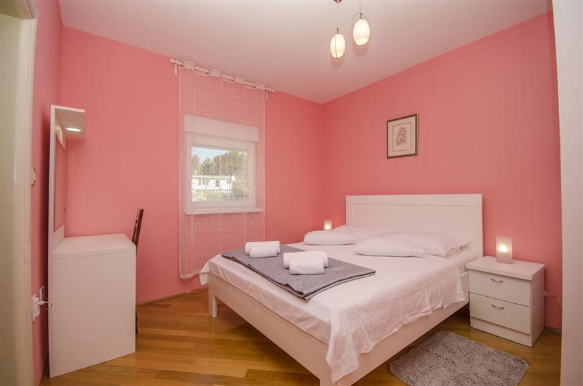 Apartment A5, for 6 persons