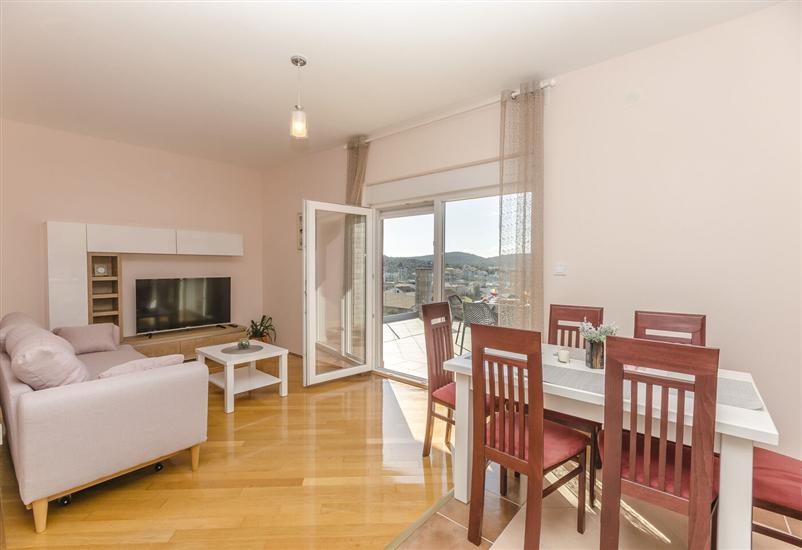 Apartment A5, for 6 persons