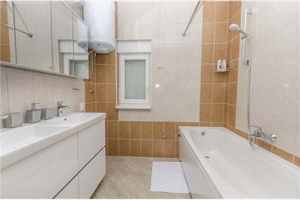 Apartment A4, for 4 persons