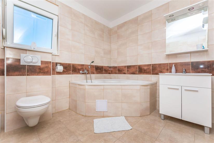 Apartment A1, for 6 persons