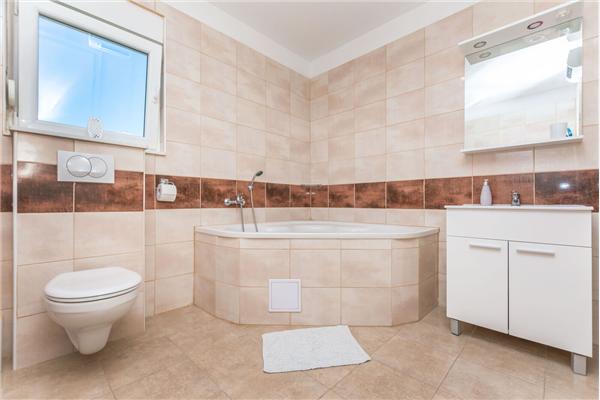 Apartment A1, for 6 persons