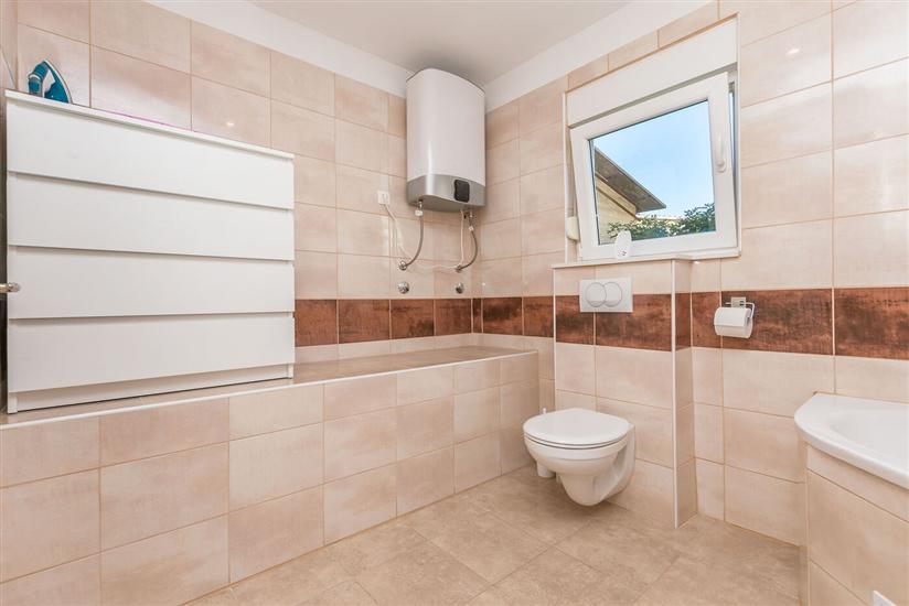 Apartment A1, for 6 persons