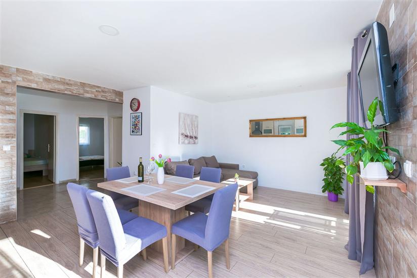 Apartment A1, for 6 persons