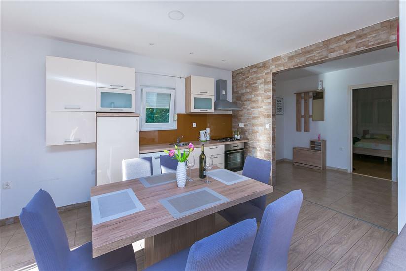 Apartment A1, for 6 persons