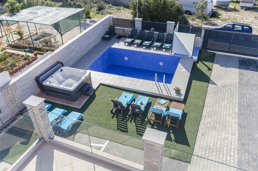 Apartment A3, for 6 persons