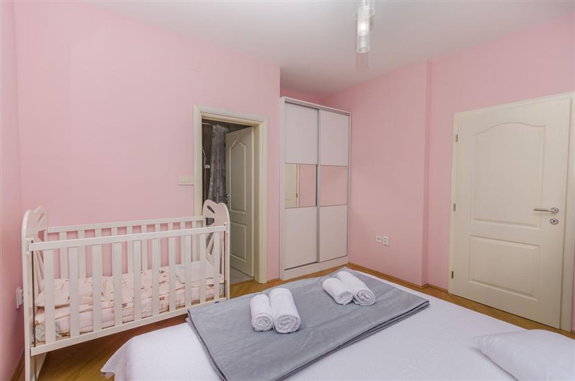 Apartment A2, for 6 persons