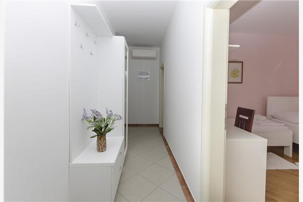 Apartment A2, for 6 persons