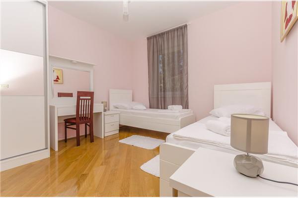 Apartment A2, for 6 persons