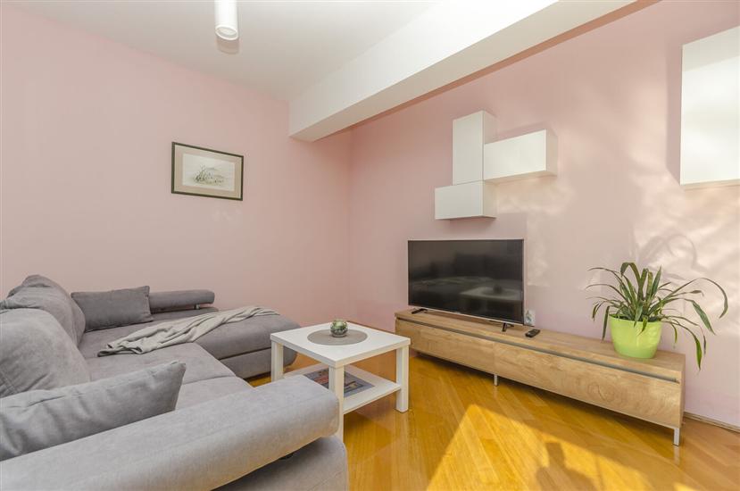 Apartment A2, for 6 persons