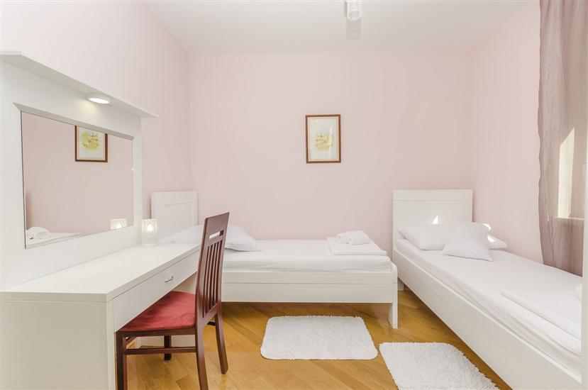 Apartment A1, for 6 persons