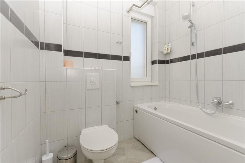 Apartment A1, for 6 persons