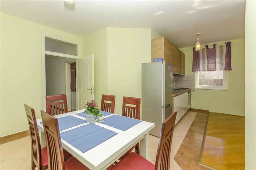 Apartment A1, for 6 persons
