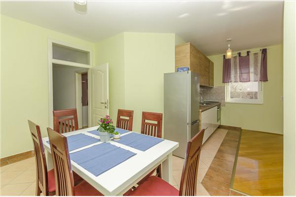 Apartment A1, for 6 persons