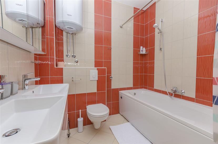 Apartment A3, for 6 persons