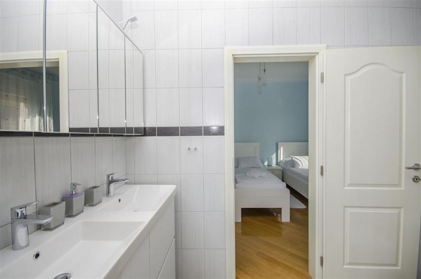 Apartment A3, for 6 persons