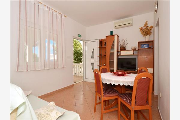 Apartment A1, for 6 persons