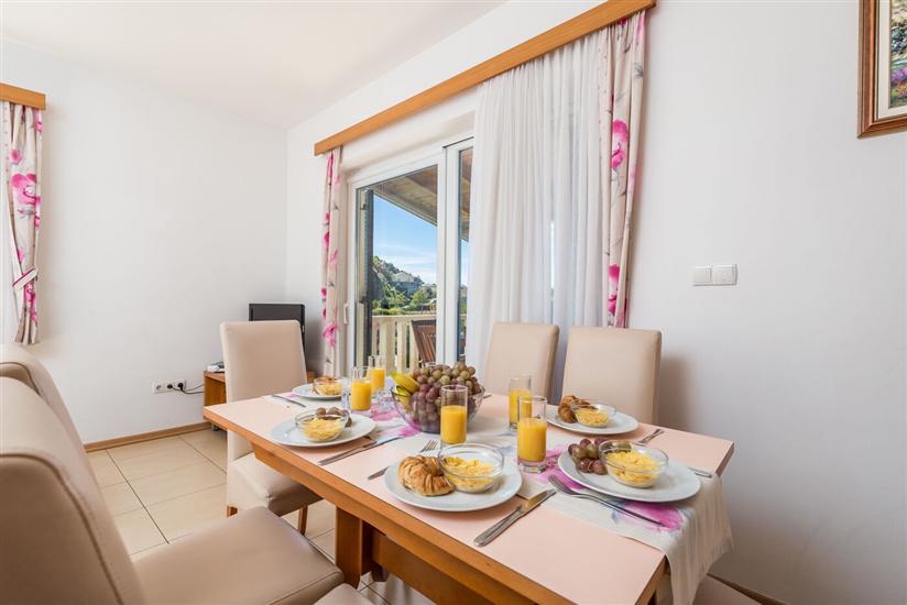 Apartment A3, for 6 persons