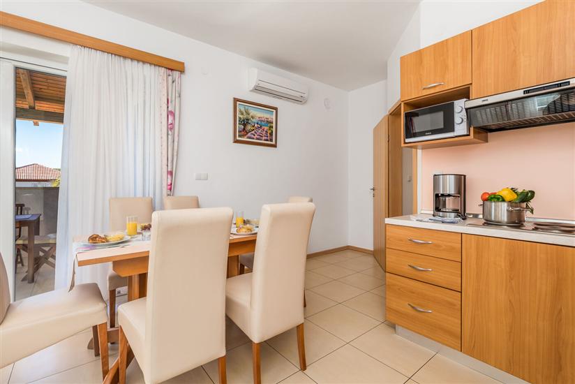 Apartment A3, for 6 persons