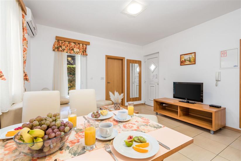 Apartment A4, for 4 persons