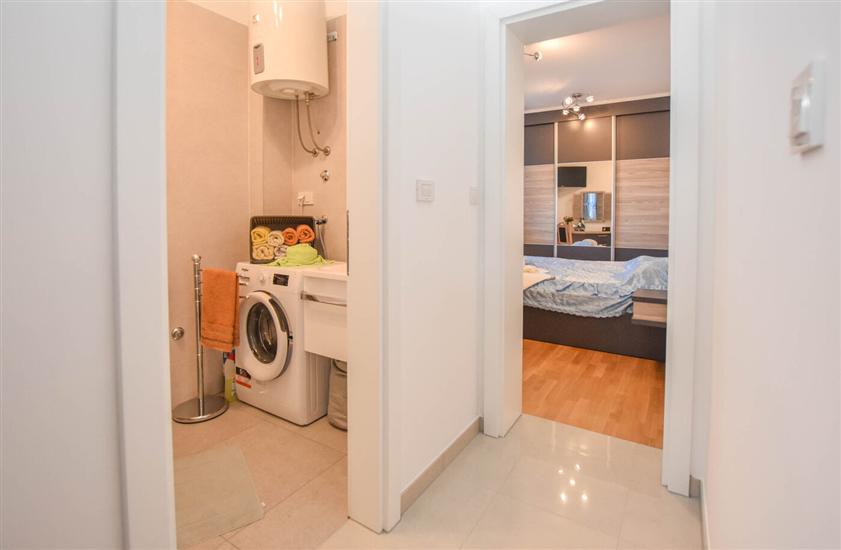Apartment A1, for 5 persons