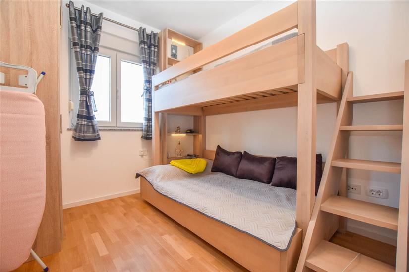 Apartment A1, for 5 persons