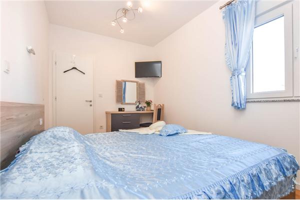 Apartment A1, for 5 persons