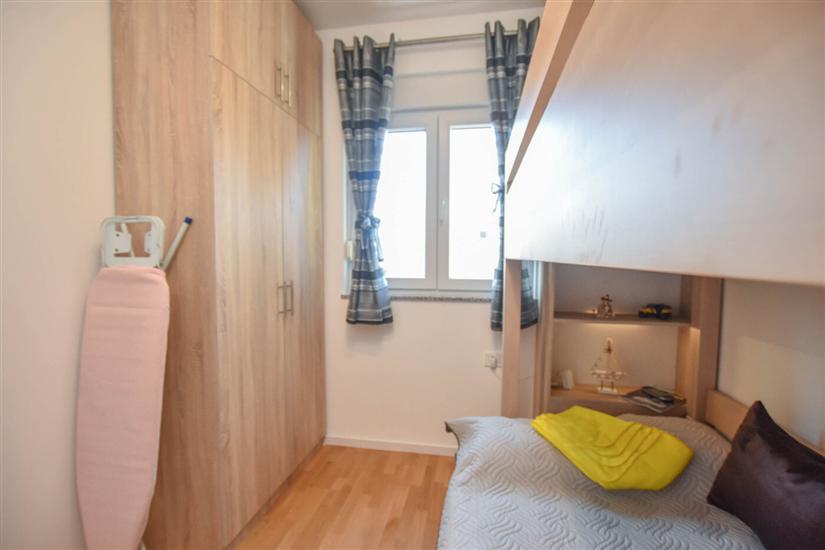 Apartment A1, for 5 persons