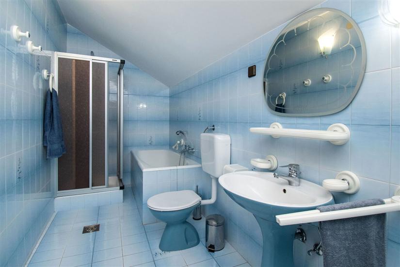 Room S1, for 2 persons