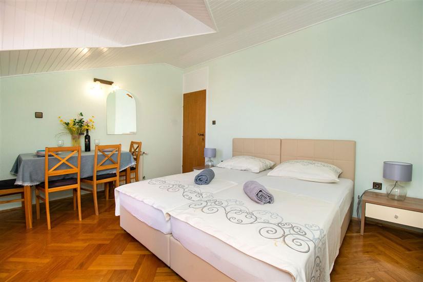 Apartment A2, for 4 persons