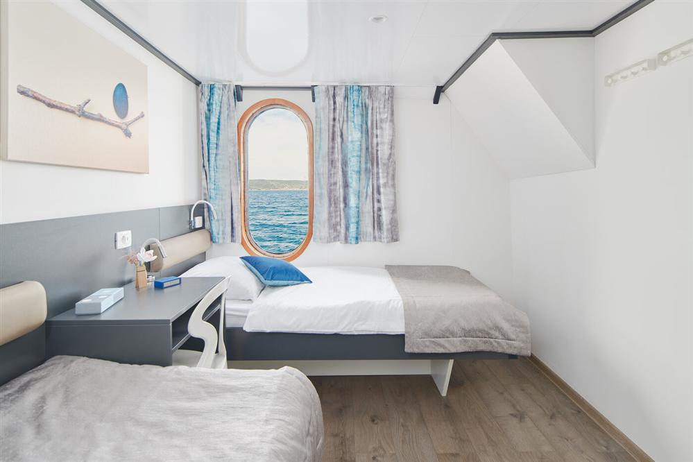 Lupus-Mare-cruise-ship