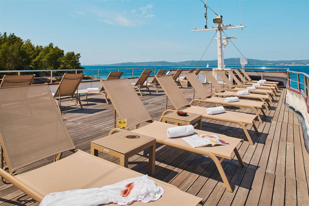 Lupus-Mare-cruise-ship