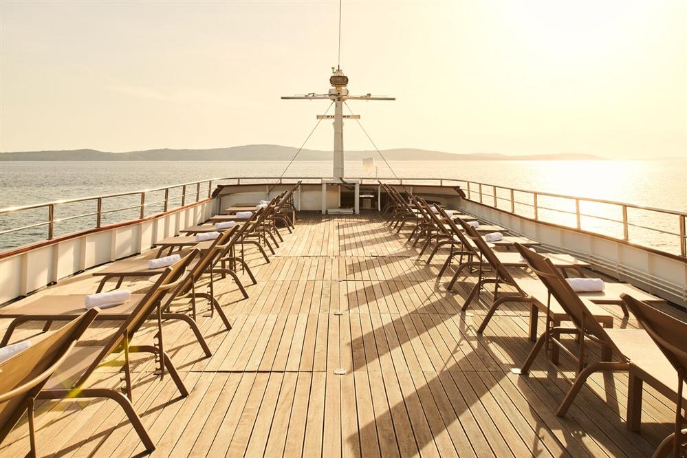 Lupus-Mare-cruise-ship-sun-deck