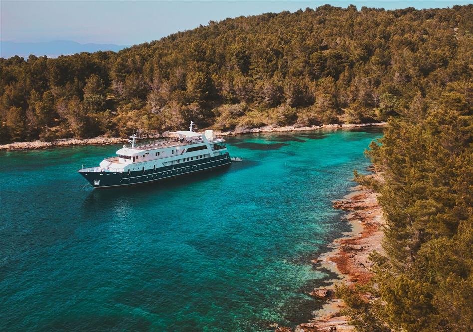 Lupus-Mare-cruise-ship