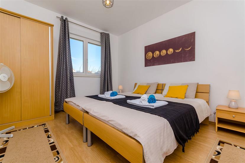 Apartment A1, for 5 persons