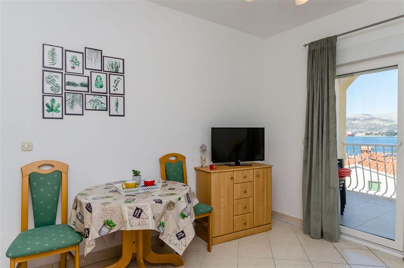 Apartment A1, for 5 persons