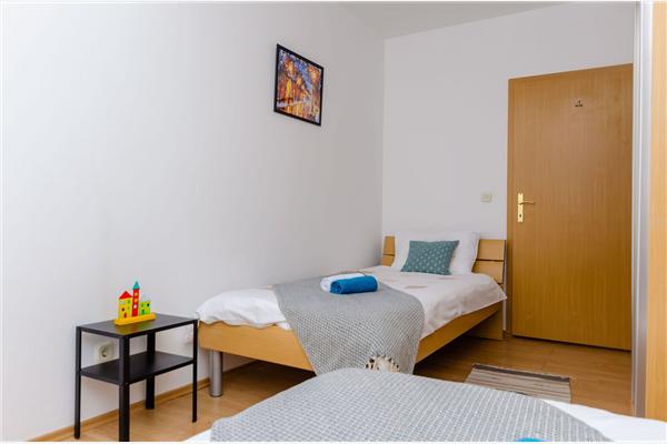 Apartment A1, for 5 persons