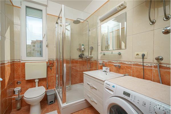 Apartment A1, for 5 persons