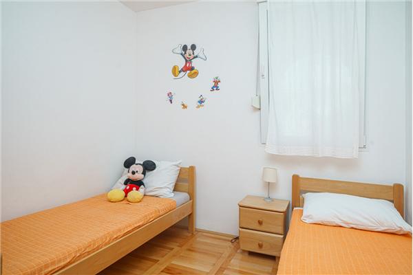 Apartment A1, for 5 persons