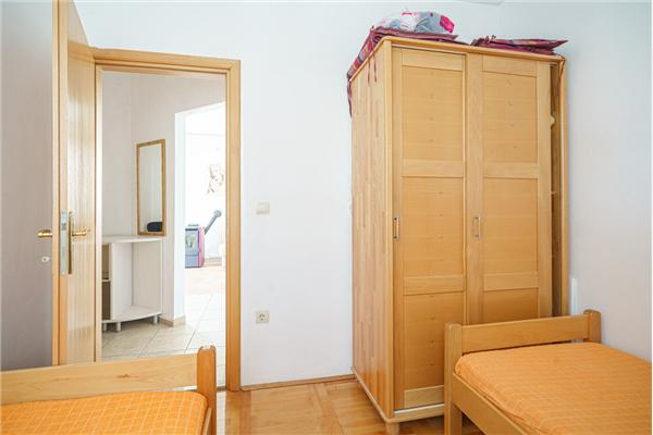 Apartment A1, for 5 persons