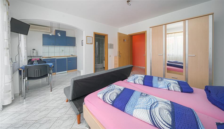 Apartment A1, for 3 persons