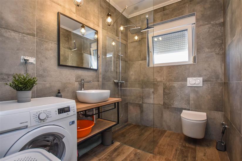 Apartment A1, for 7 persons